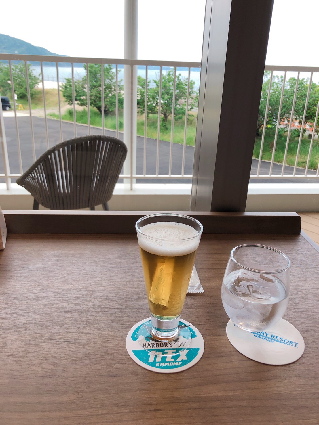 『熱海ベイリゾート後楽園スパFuua』でビールを飲む